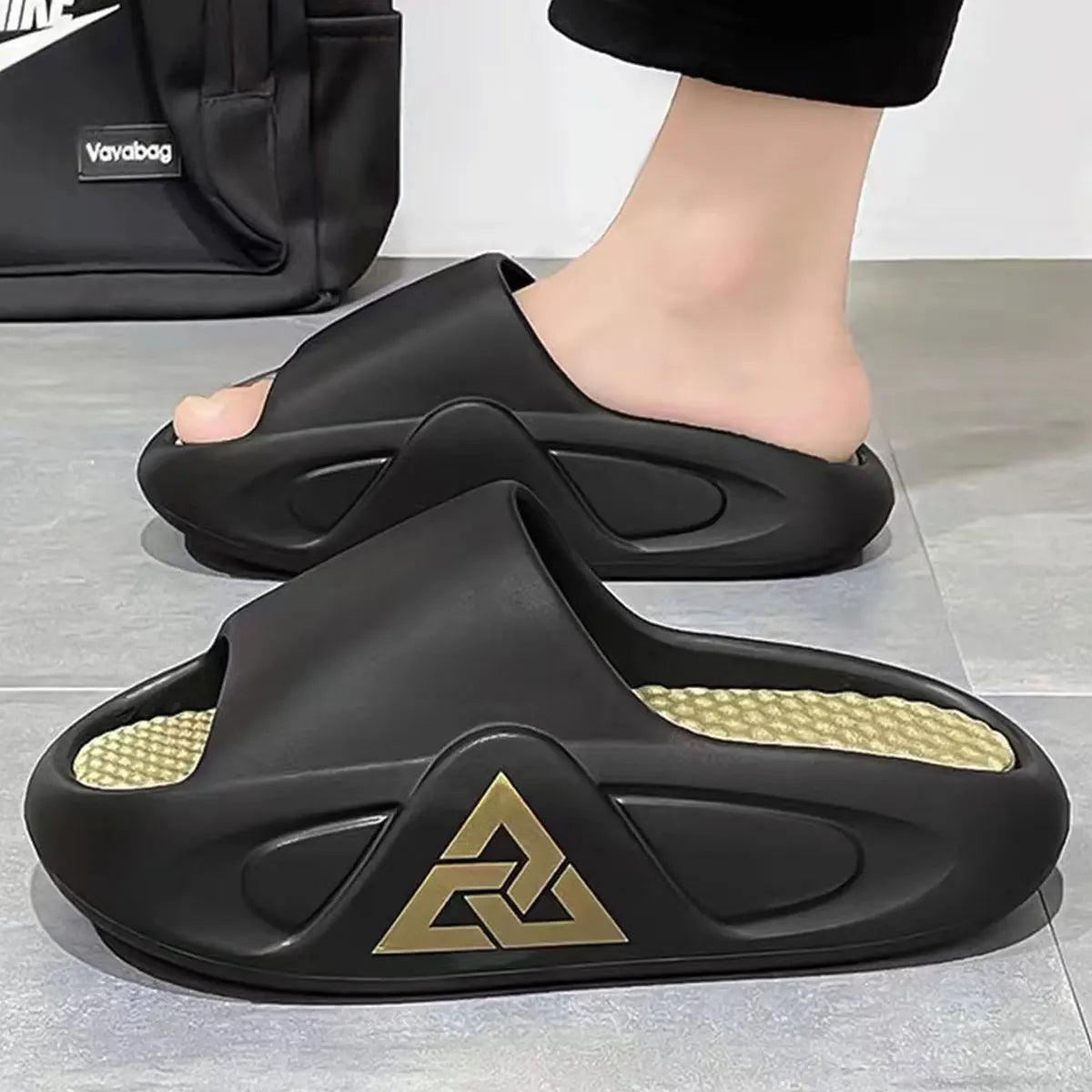 Men's Summer Soft Air Cushioned Casual Slippers EVA Extra Thick Sole Sandals Outdoor Shoes Fashionable Outgoing Sandals Hombre