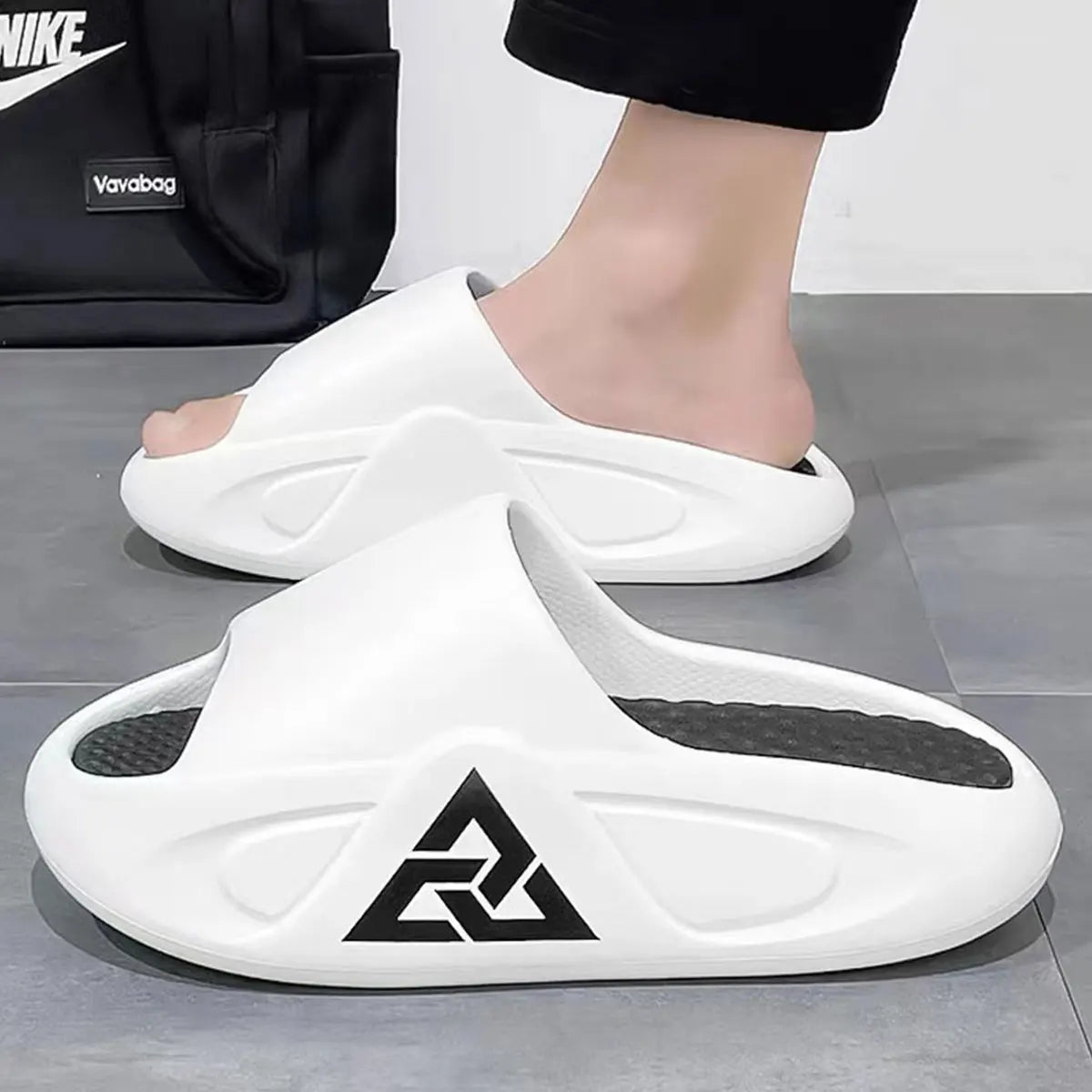 Men's Summer Soft Air Cushioned Casual Slippers EVA Extra Thick Sole Sandals Outdoor Shoes Fashionable Outgoing Sandals Hombre