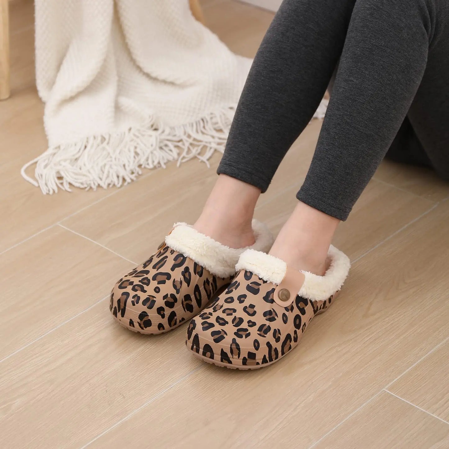 Shevalues Fuzzy Men Clogs Slippers Winter Fur Men Slippers Waterproof Garden Shoes Men Warm House Shoes Anti-slip Fur Slippers
